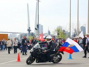 Губернатор Приморья Олег Кожемяко приехал на открытие байкерского сезона на Иж Планета3 фото видео