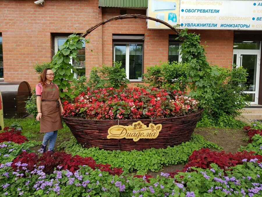 Гигантская цветочная корзина появилась в Благовещенске в рамках акции Город в цвете