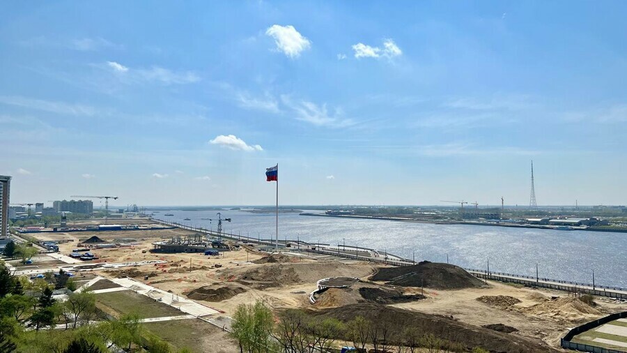 Глава Минвостокразвития Алексей Чекунков назвал благовещенский балкон на набережной лучшим офисом