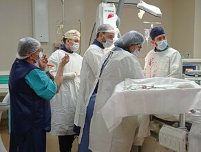 В Благовещенске врачи под руководством медика из института Склифосовского прооперировали амурчан с жизнеугрожающей патологией
