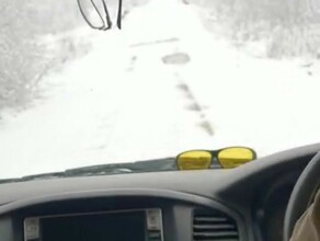 На север Амурской области вернулась зима водители преодолевают снежные заносы