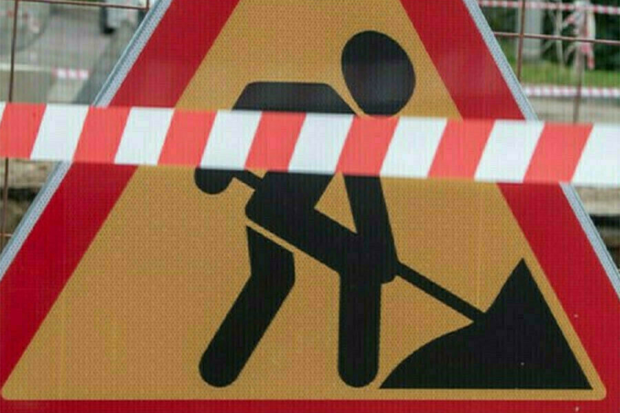 В центре Благовещенска до следующей недели полностью перекрыли участок дороги изза аварии на сетях