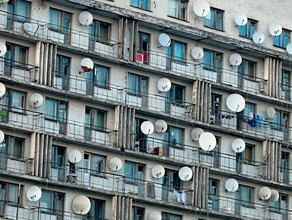 У жителей Хэйхэ отобрали спутниковые тарелки чтобы они не смотрели иностранное ТВ