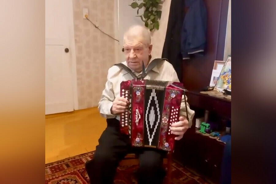 С 95летием поздравили жителя села УстьИвановка фото видео