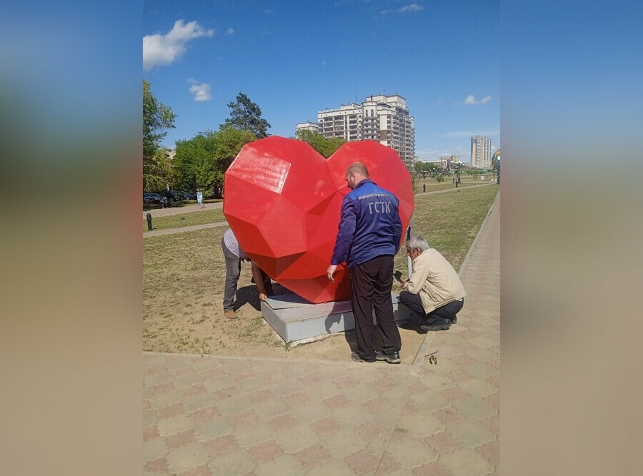 Сердце благовещенской набережной вернулось на место