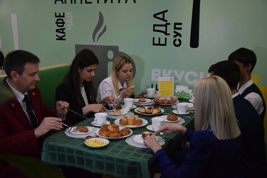  В одной из школ Благовещенска презентовали школьное кафе 