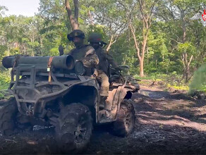 Автомобили высокой проходимости и квадрокоптеры отправили амурским военным в зону СВО