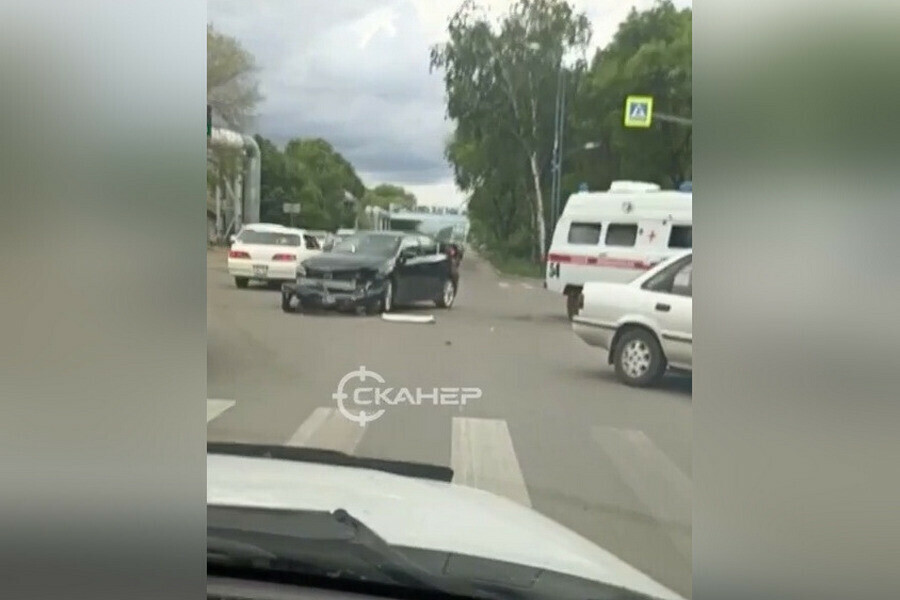 В жестком ДТП в Благовещенске пострадала водитель Lexus видео