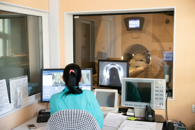 Врачи Приамурья призвали амурчан к благоразумию и посоветовали проверять свои легкие не на томографе а с помощью пульсоксиметра 