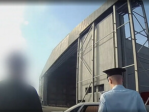 Жителя Петербурга оштрафовали за курение в самолете летевшем из Благовещенска видео
