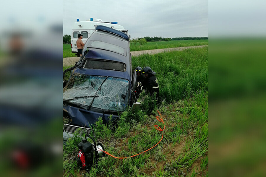 Амурчанке попавшей в ДТП зажало ноги в автомобиле фото