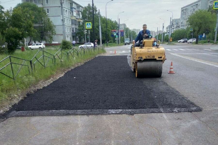 В микрорайоне Благовещенска заасфальтировали ямы фото 