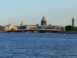 Амурчанина приехавшего в Петербург любоваться красотами на перроне встретил полицейский