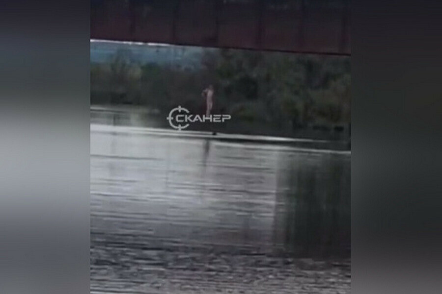 Детей прыгающих в реку с моста сняли на видео в Приамурье 