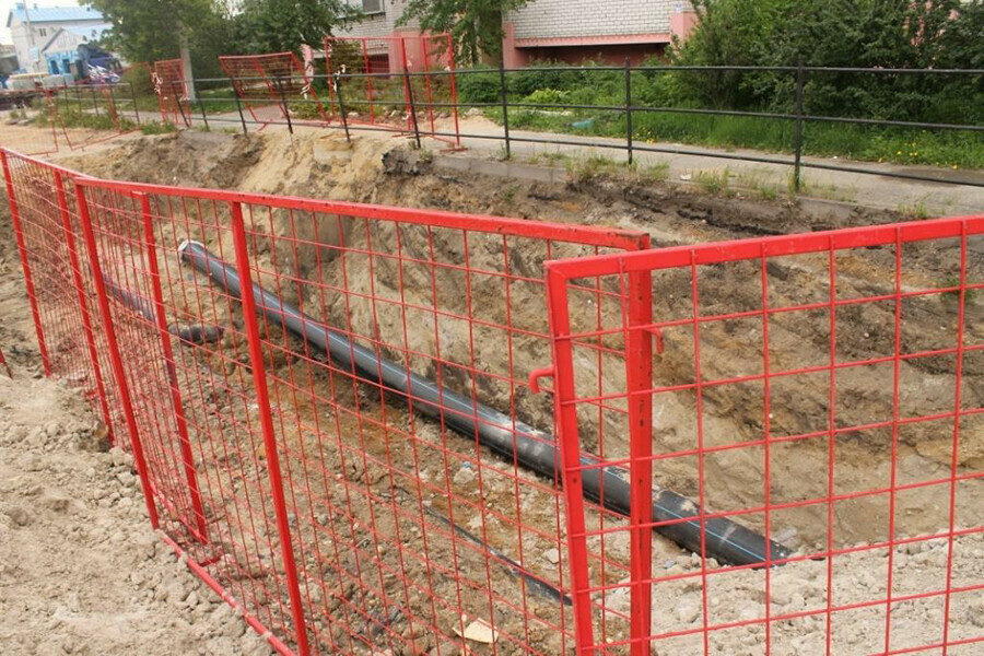 В Благовещенске в районе КПП заменили ещё 400 метров канализационной трубы