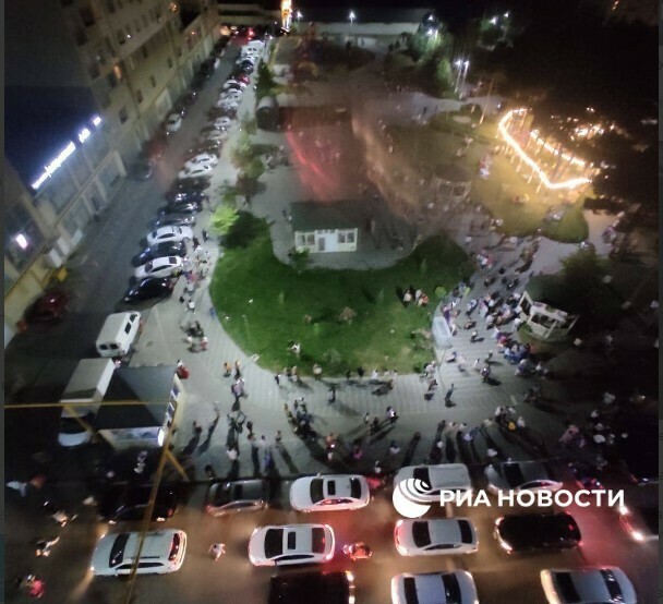 Сильное землетрясение произошло в переполненном туристами Дагестане
