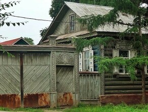 В Благовещенске обнаружено несколько резных деревянных ворот ровесников века фото