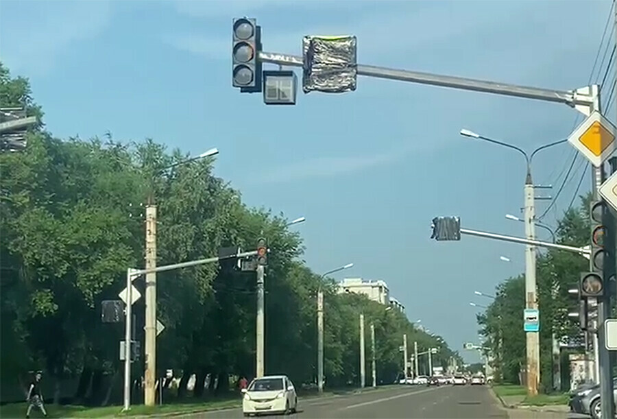 На улице Новой в Благовещенске установили новые светофоры видео