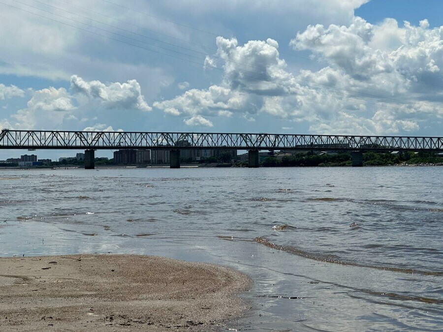 Нырнул и не вынырнул на Зее в Благовещенске водолазы ищут тело пропавшего мужчины