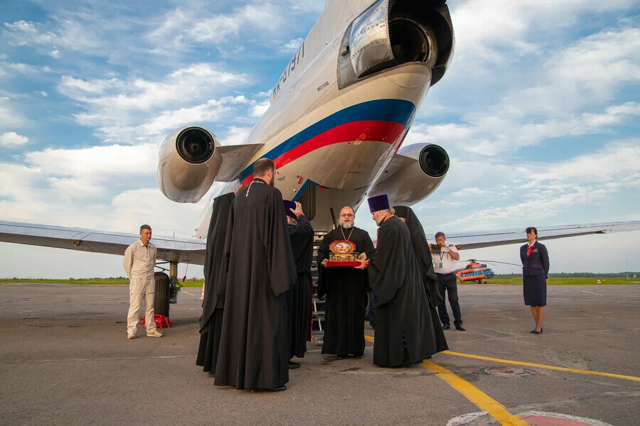 Событие для всего Дальнего Востока в Благовещенск прибыли мощи святого великомученика Георгия Победоносца фото