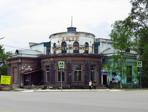 В Приамурье хотят изъять у предпринимателя историческое здание кафе Русь которое представляет опасность для жителей