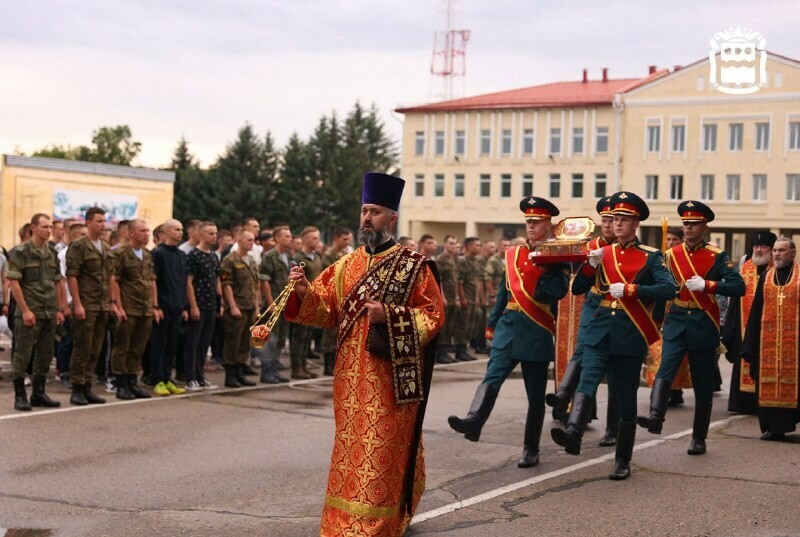 Курсанты и офицеры ДВОКУ в Благовещенске молились о победе фото видео 