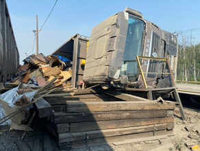 В Амурской области на помещение весового контроля опрокинулся автомобиль Травмирована женщина видео