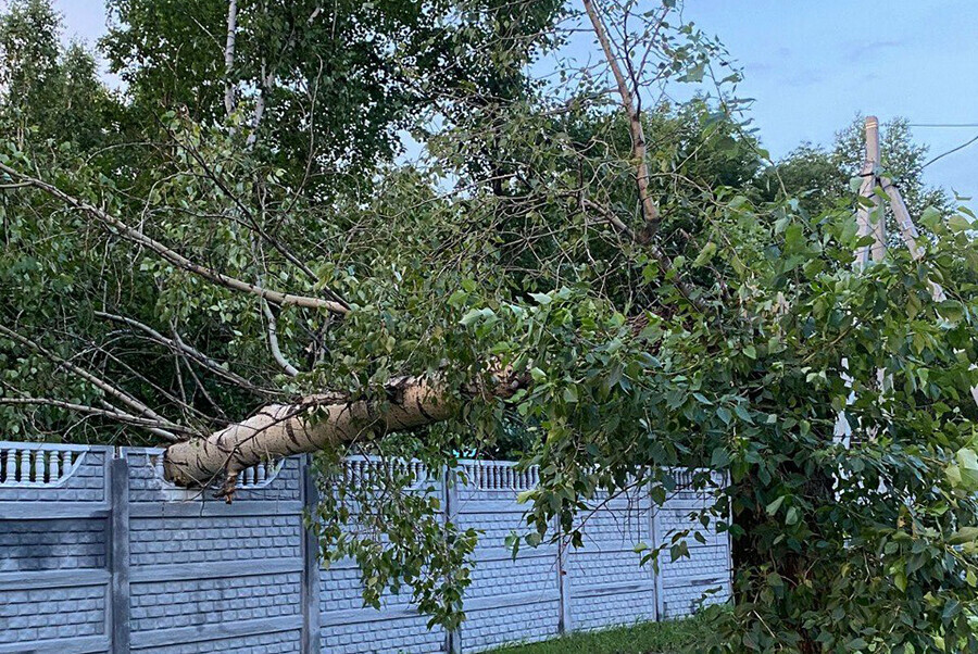 В селе Чигири около Благовещенска продолжают восстанавливать электроснабжение