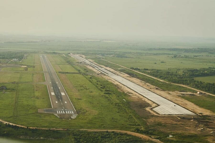 Строящуюся взлётнопосадочную полосу в аэропорту Благовещенска показали с высоты птичьего полета фото