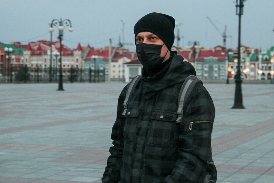 Россиян обязали везде носить маски