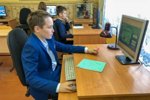 Подключенные к интернету ФАПы школы и сельсоветы в Амурской области обязали срочно оснастить компьютерами