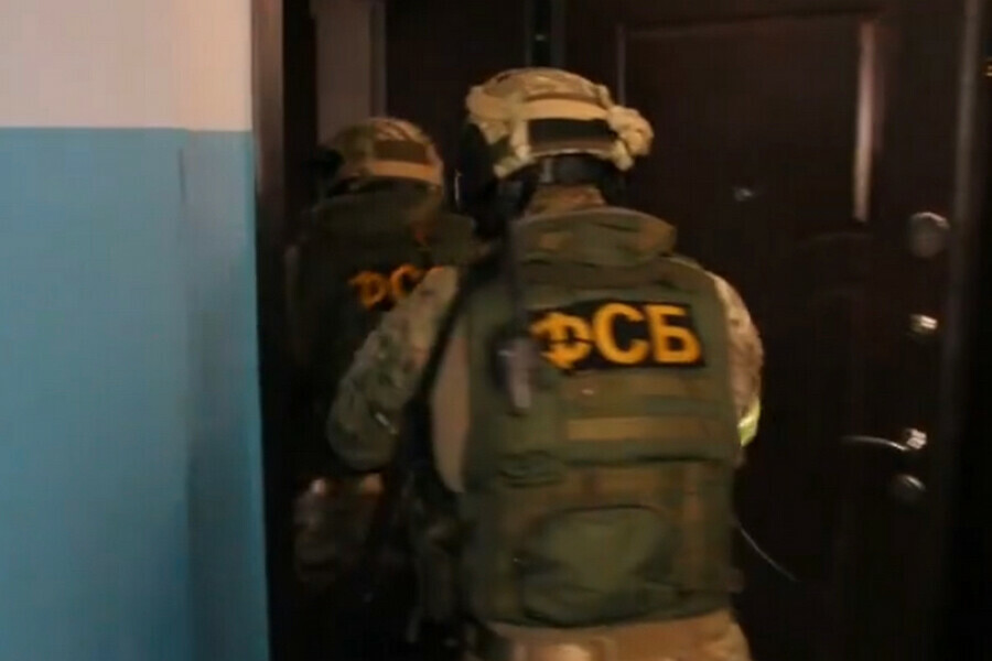 Хабаровских наркодиллеров в Благовещенске отправили в СИЗО видео задержания