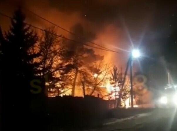 В Благовещенском районе сняли на видео огненное зарево