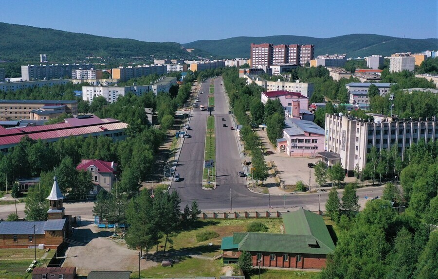 В лучших традициях БАМа в Тынде завершается укладка асфальта на главной улице города  Красной Пресне