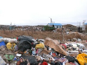 В Белогорском районе рядом с полигоном образовалась огромная свалка видео фото