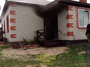 В селе Волково коттедж спасали четырьмя пожарными машинами видео