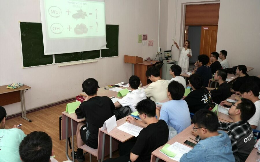 В Благовещенске китайские студенты из Харбина изучают русский язык и культуру