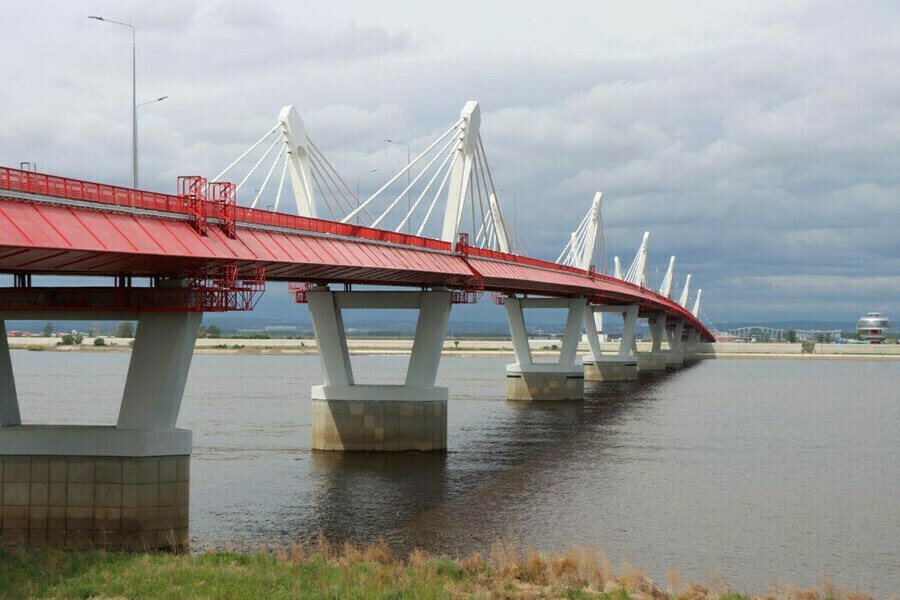 Опасный груз впервые перевезли в Китай по международному мосту Благовещенск  Хэйхэ