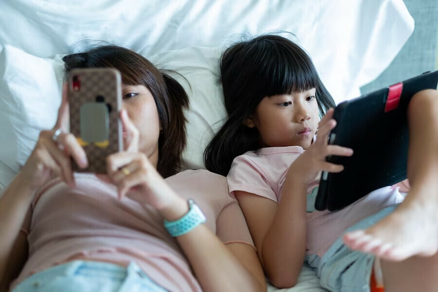 Детям до 16 в Китае ограничат доступ к программам смартфона часом в день