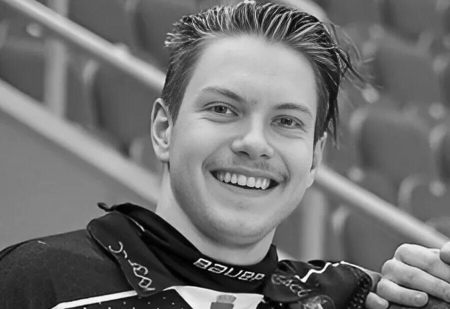 Чемпион России 17летний хоккеист умер от укуса клеща
