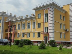 В Белогорске более чем за 85 миллиона рублей преобразили здание куда осенью вернутся дети 