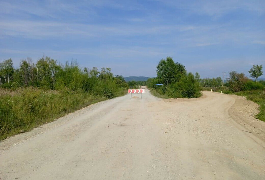 Для автомобилистов в Зейском районе обустроили дорогу для объезда аварийного моста 