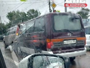 В Благовещенске на загруженном перекрестке авария Водителей просят искать объездные маршруты