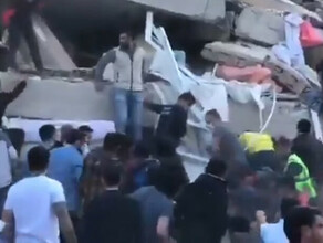 Мощное землетрясение произошло в Турции Погибли 24 человека разрушены здания видео