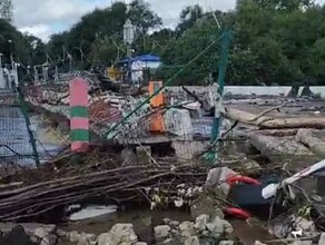 Международный мост из России в Китай разрушен паводком видео
