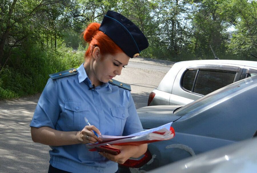 Целый автомобильный парк арестовали амурские приставы у одной организации