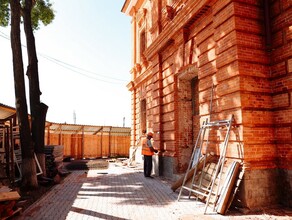 На набережной Благовещенска продолжают восстанавливать исторический облик бывшего здания таможни