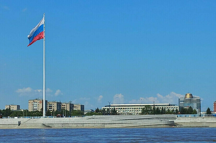 В честь Дня флага России на главной телебашне Приамурья установят российский триколор 