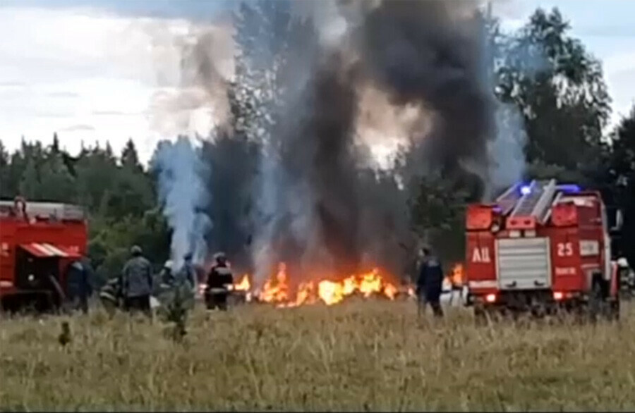 В Тверской области разбился самолет в числе пассажиров значится глава ЧВК Евгений Пригожин