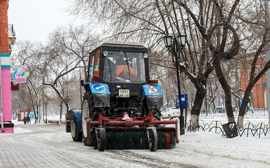 Техника есть работать некому мэр ответил благовещенцам недовольным уборкой заснеженных улиц